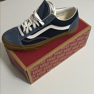 Vans Men's Navy and White Sneakers
